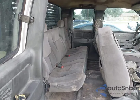 2005 GMC Sierra 2500Hd Work Truck z USA, uszkodzony, nr VIN 1GTHK29UX5E195243